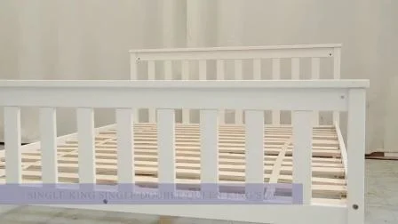 Cama de criança de design clássico em madeira de pinho maciço para crianças